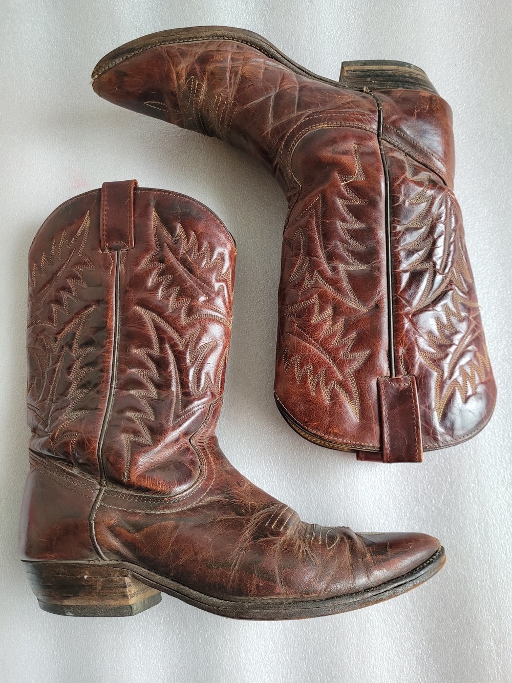 Vintage Brown Leather Cowboy Boots with Stitch Detail - Picture 6 of 13